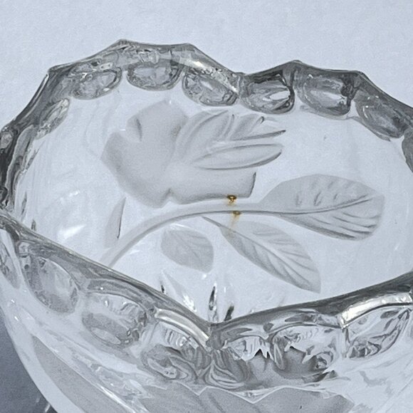 Anna Hutte Bleikristall Frosted Heart Shaped Footed Crystal Rose Vase 5" Tall - Picture 3 of 4